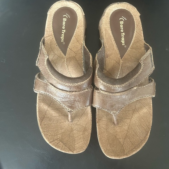 Bare Trap sandals. New in box. IS 8.5 but fits small. - Picture 3 of 6